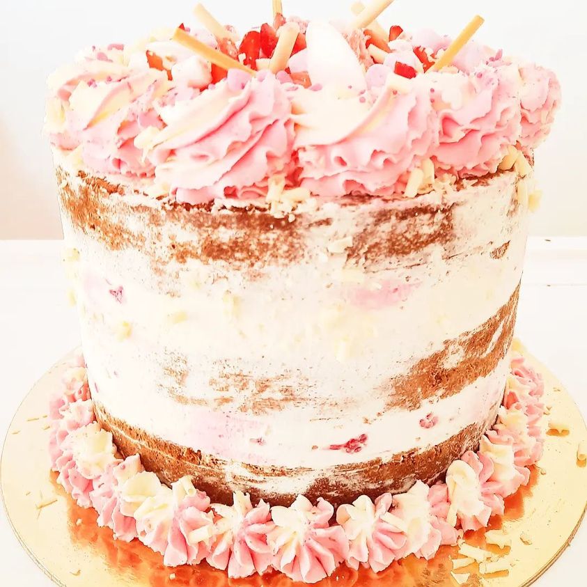Naked cake vanille framboises