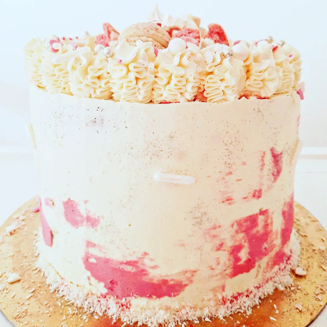 Naked cake vanille framboises